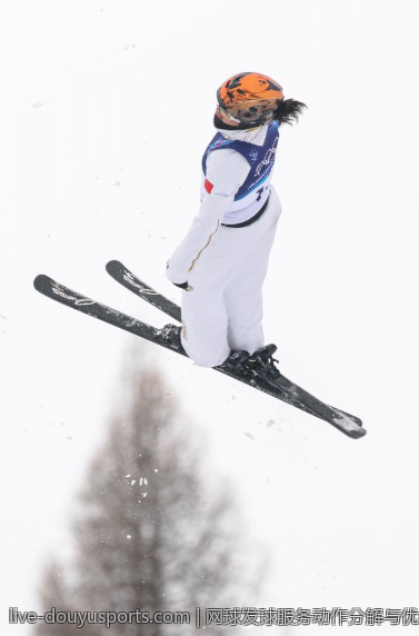 网球发球服务动作分解与优化